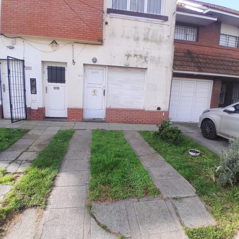 PH DE 2 AMBIENTES CON PATIO