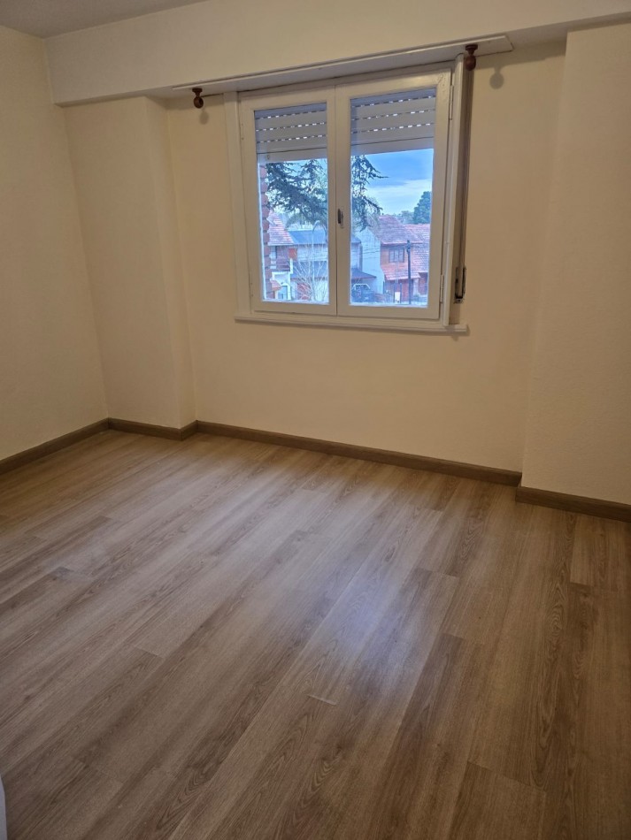 ALQUILER 24 MESES. DPTO DOS AMBIENTES EN COMPLEJO CERRADO. CON ESPACIO DE COCHERA Y SEGURIDAD