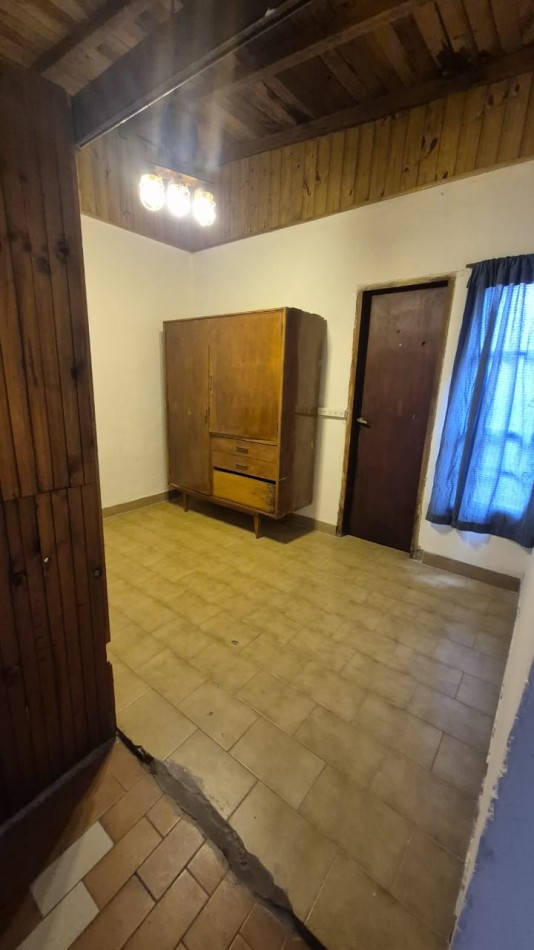 PH DE 3 AMBIENTES INTERNO, EN URUGUAY AL 2500.