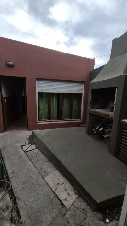 PH DE 3 AMBIENTES INTERNO, EN URUGUAY AL 2500.