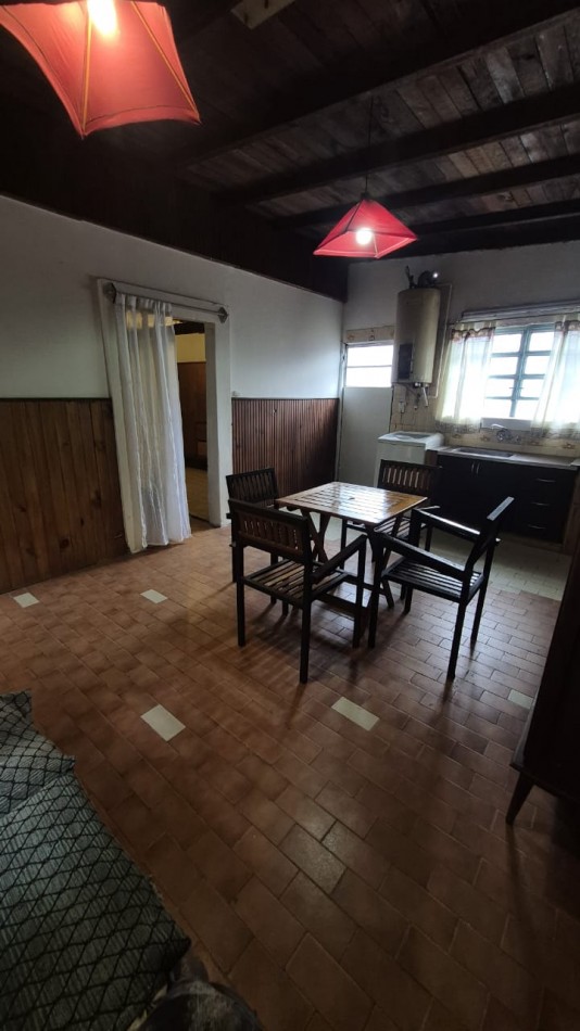 PH DE 3 AMBIENTES INTERNO, EN URUGUAY AL 2500.