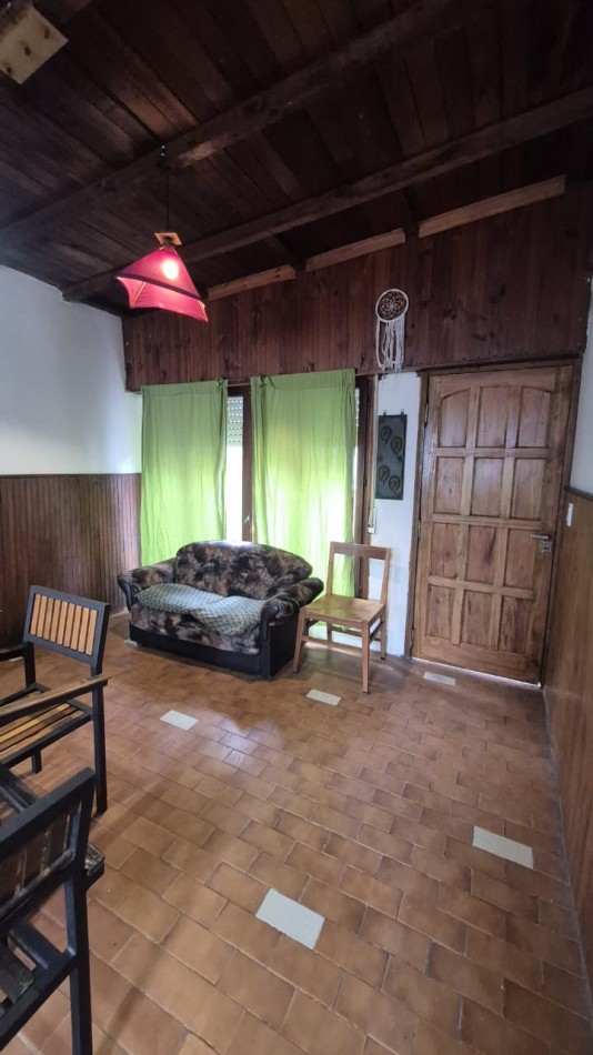 PH DE 3 AMBIENTES INTERNO, EN URUGUAY AL 2500.