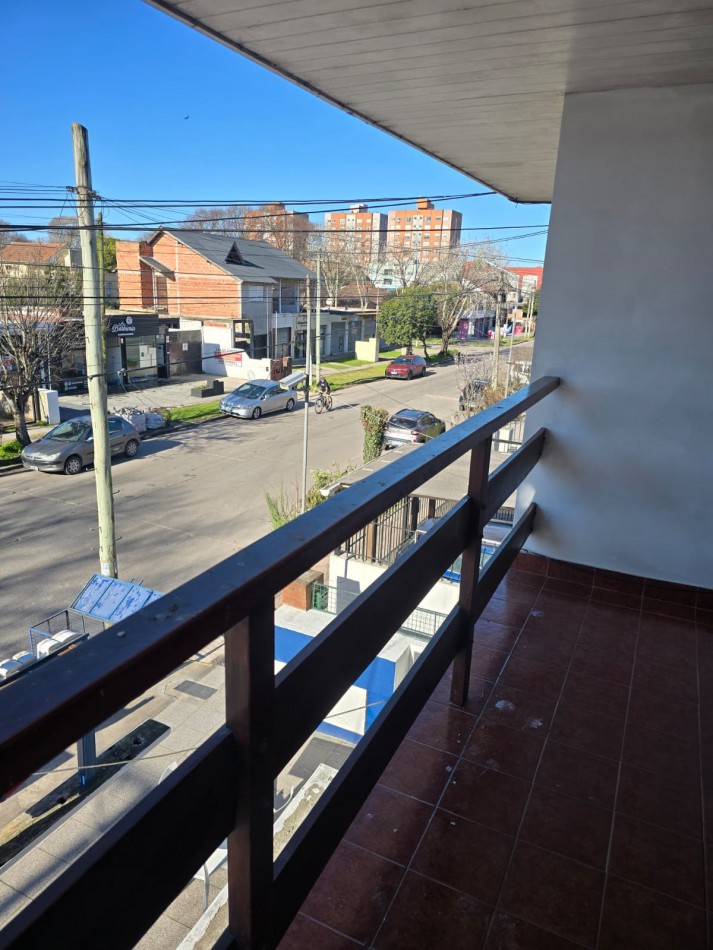 PH DE 3 AMBIENTES, EN PRIMER PISO POR ESCALERA0