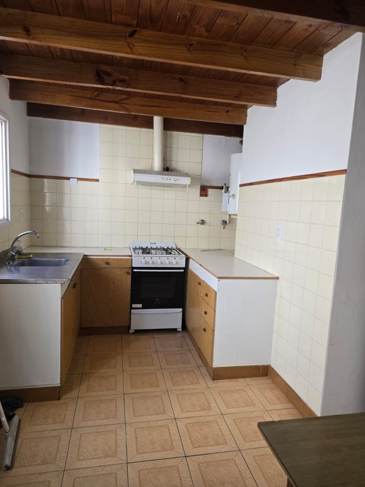 PH DE 3 AMBIENTES, EN PRIMER PISO POR ESCALERA0