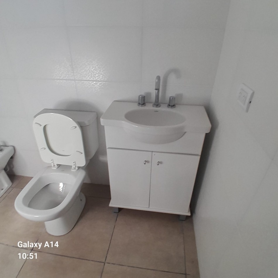 CASA RECICLADA DE 4 AMBIENTES EN BARRIO SARMIENTO