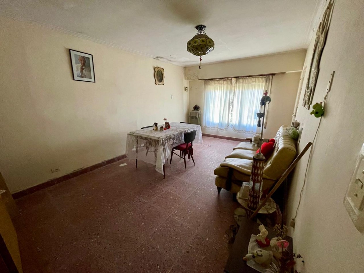 CHALET DE 3 AMBIENTES EN ESQUINA DE LIBERTAD Y TANDIL