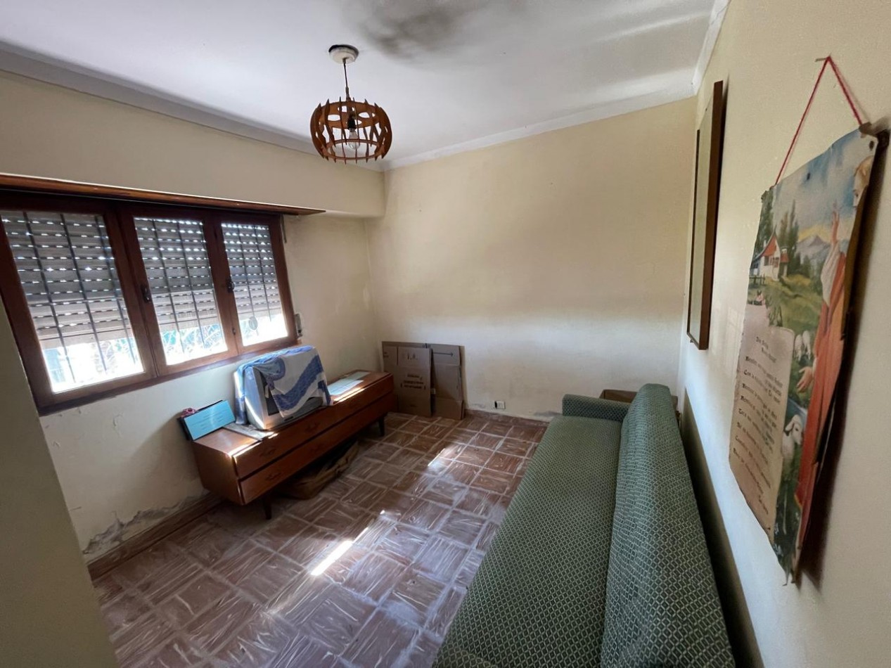 CHALET DE 3 AMBIENTES EN ESQUINA DE LIBERTAD Y TANDIL