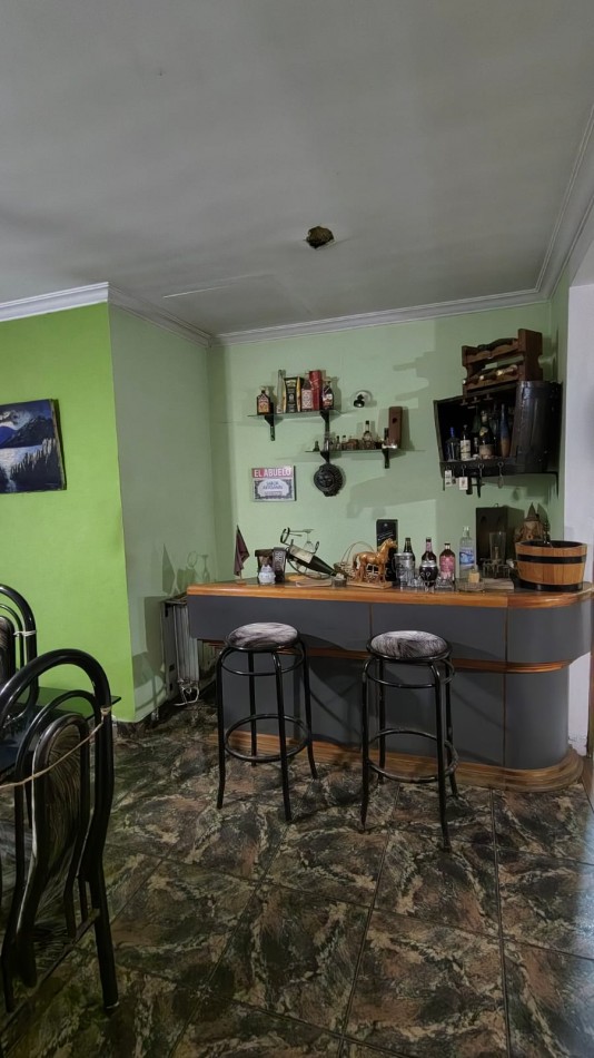 CASA EN BARRIO BOSQUE GRANDE, 3 AMBIENTES CON POSIBILIDAD DE MAS