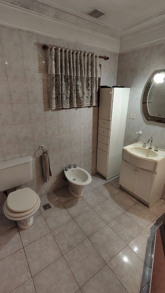 CASA EN BARRIO BOSQUE GRANDE, 3 AMBIENTES CON POSIBILIDAD DE MAS