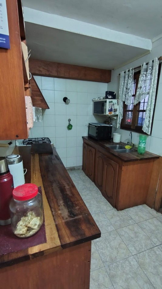 CASA EN BARRIO BOSQUE GRANDE, 3 AMBIENTES CON POSIBILIDAD DE MAS