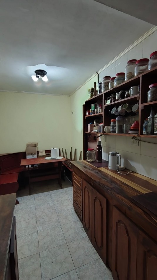CASA EN BARRIO BOSQUE GRANDE, 3 AMBIENTES CON POSIBILIDAD DE MAS