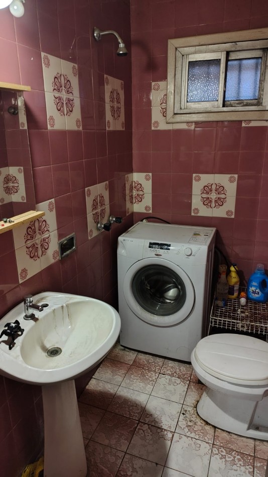 CASA EN BARRIO BOSQUE GRANDE, 3 AMBIENTES CON POSIBILIDAD DE MAS