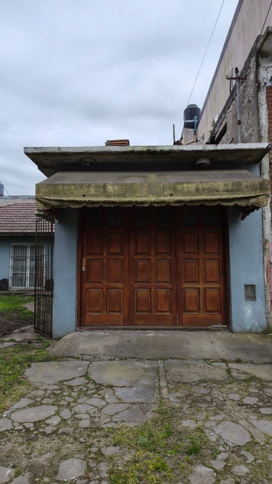 CASA EN BARRIO BOSQUE GRANDE, 3 AMBIENTES CON POSIBILIDAD DE MAS