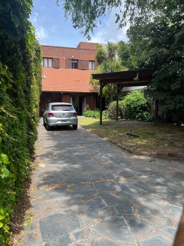 CHALET EN ALQUILER. APTO PROFESIONAL.