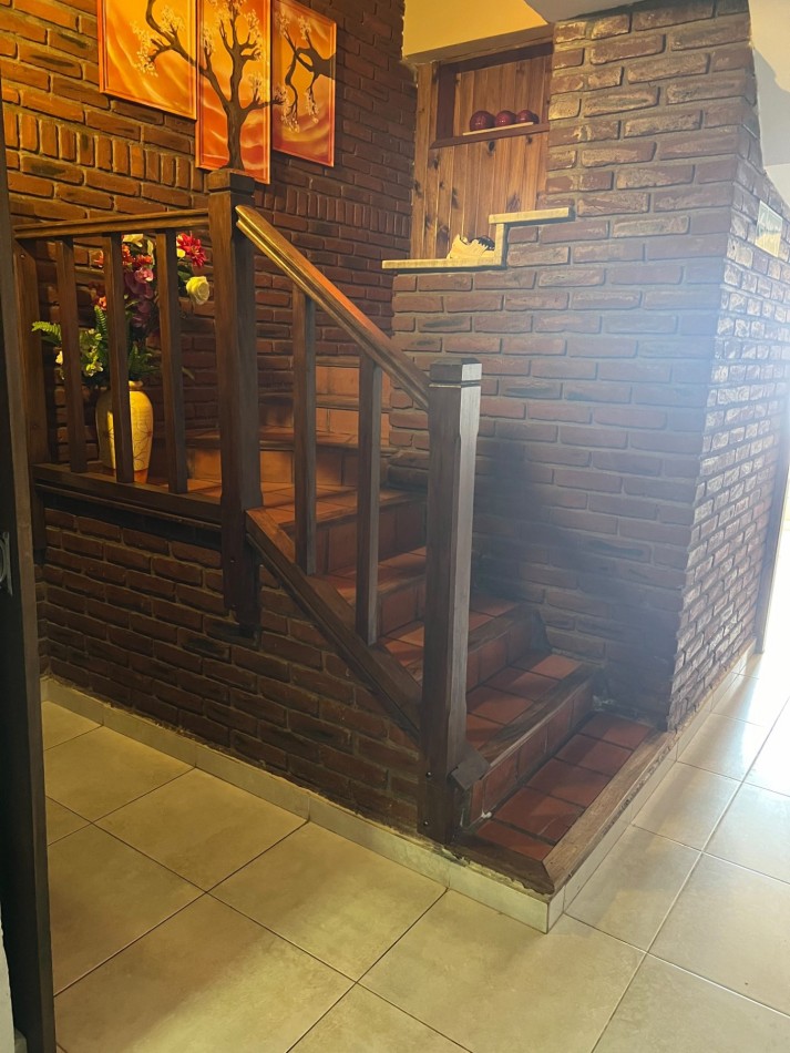 CHALET EN ALQUILER. APTO PROFESIONAL.