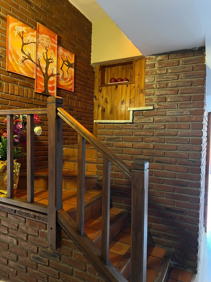 CHALET EN ALQUILER. APTO PROFESIONAL.
