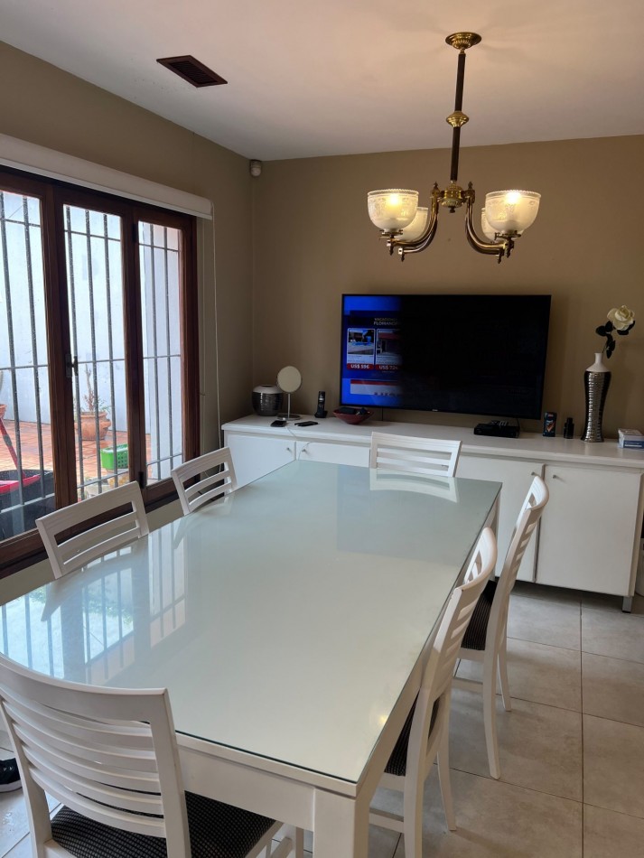 CHALET EN ALQUILER. APTO PROFESIONAL.