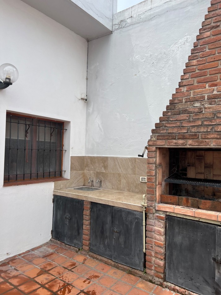 CHALET EN ALQUILER. APTO PROFESIONAL.
