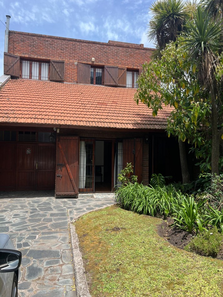 CHALET EN ALQUILER. APTO PROFESIONAL.