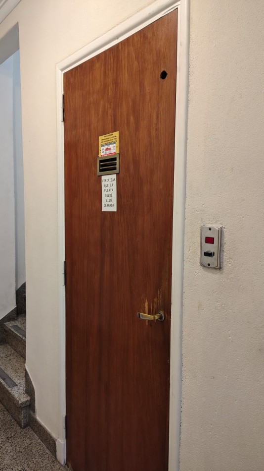 APTO CREDITO. DEPARTAMENTO DE TRES AMBIENTES CON BALCON. LURO Y SAN JUAN