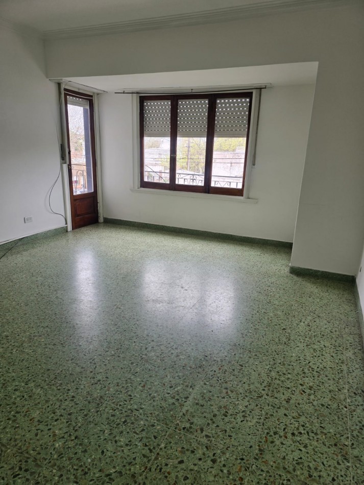 PH DE 4 AMBIENTES EN VILLA PRIMERA