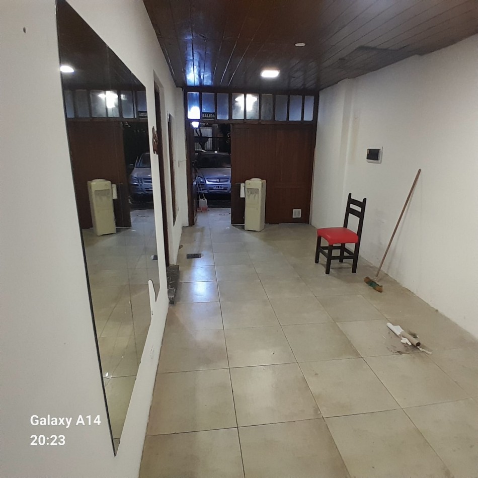 CHALET EN ALQUILER. APTO PROFESIONAL.