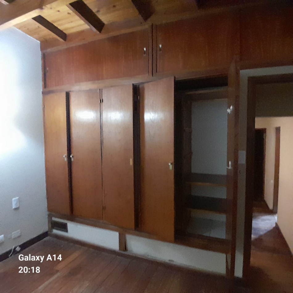 CHALET EN ALQUILER. APTO PROFESIONAL.