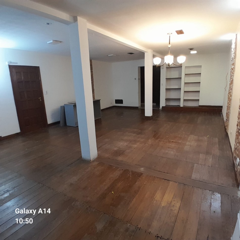 CHALET EN ALQUILER. APTO PROFESIONAL.