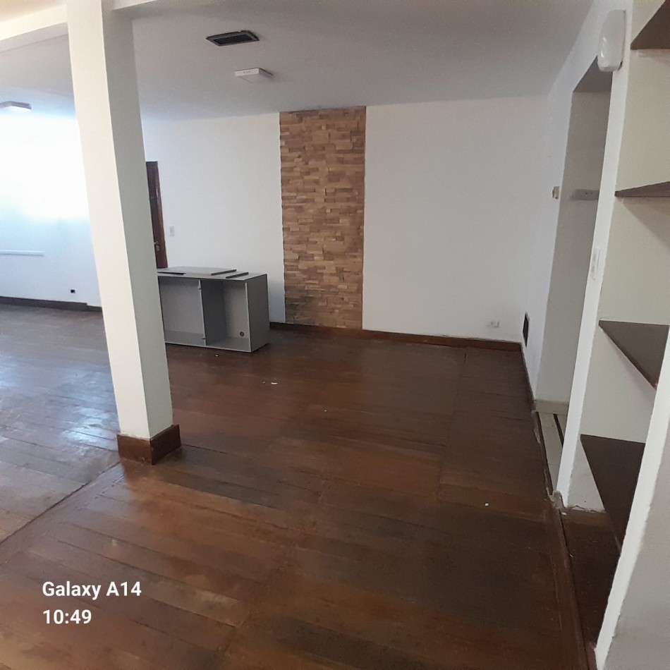 CHALET EN ALQUILER. APTO PROFESIONAL.
