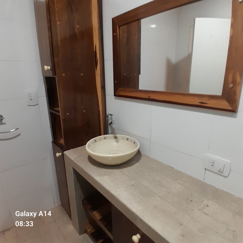 CASA DE 4 AMBIENTES EN BARRIO LOS TILOS