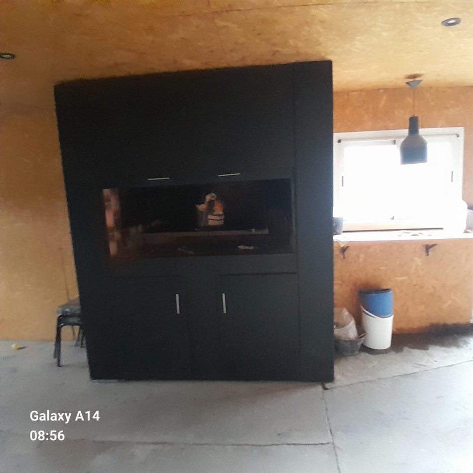 CASA DE 4 AMBIENTES EN BARRIO LOS TILOS