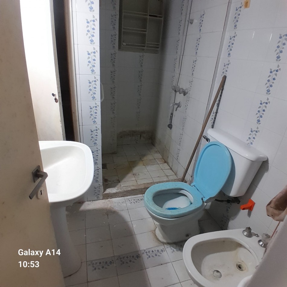 PH DE 2 AMBIENTES A RECICLAR EN BARRIO NUEVA POMPEYA