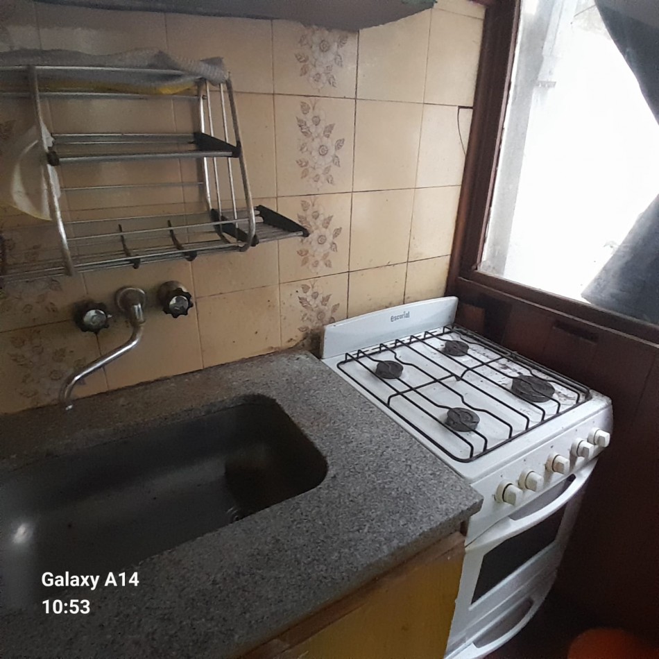 PH DE 2 AMBIENTES A RECICLAR EN BARRIO NUEVA POMPEYA