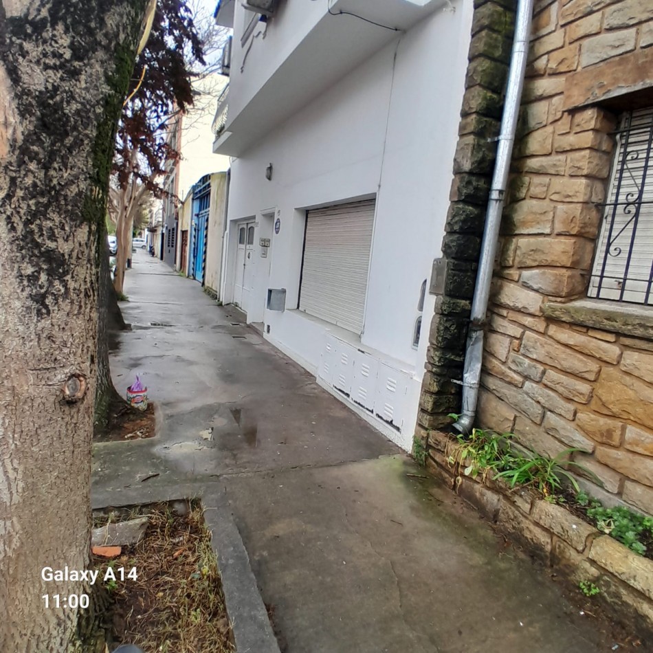 PH DE 2 AMBIENTES A RECICLAR EN BARRIO NUEVA POMPEYA