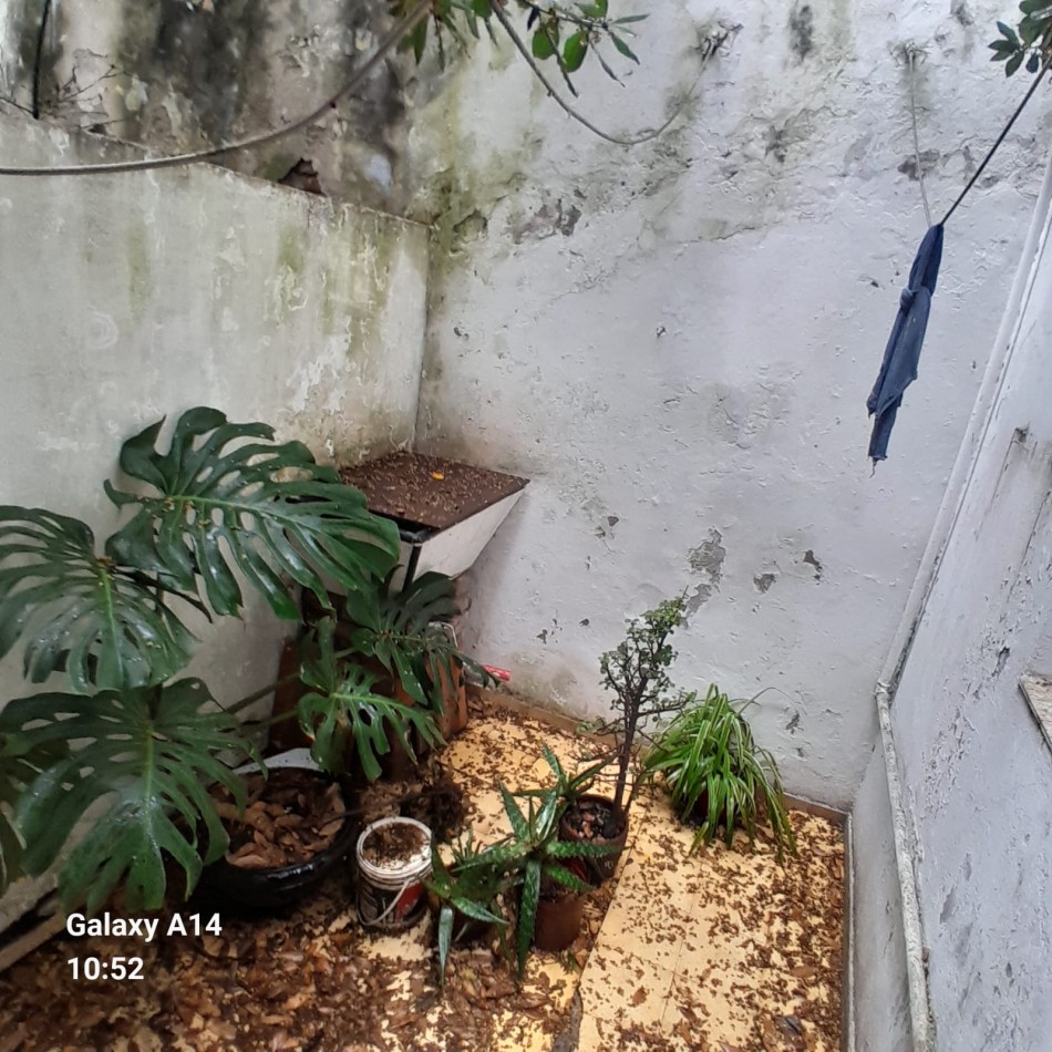 PH DE 2 AMBIENTES A RECICLAR EN BARRIO NUEVA POMPEYA