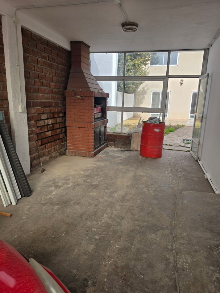 ALQUILER 24 MESES. CHALET AL FONDO EN DOS PLANTAS ON GARAGE. 