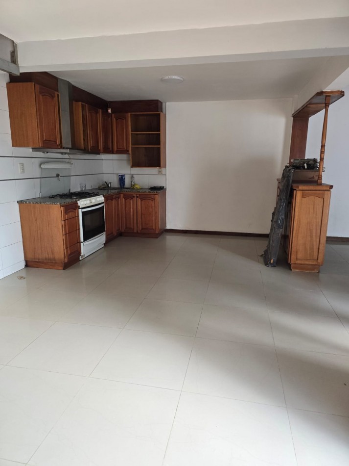 ALQUILER 24 MESES. CHALET AL FONDO EN DOS PLANTAS ON GARAGE. 
