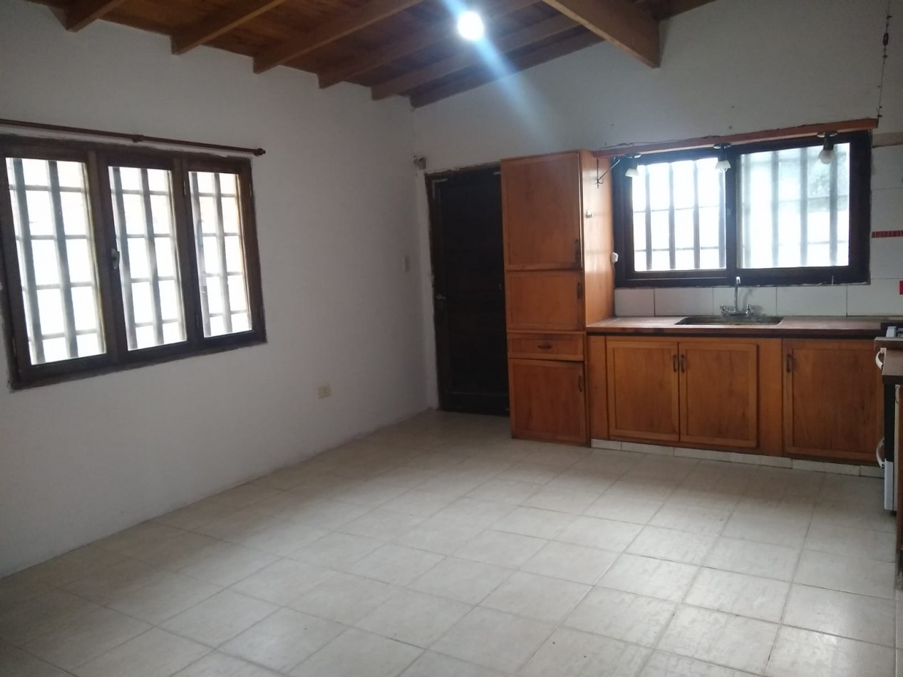 CASA DE 3 AMBIENTES EN BARRIO SAN ANTONIO