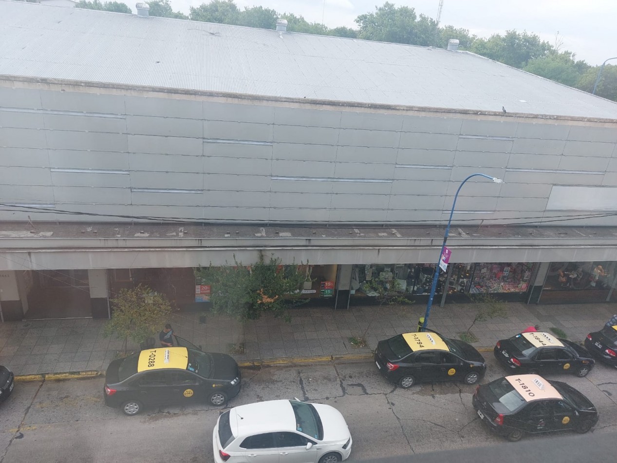 DEPARTAMENTO EN VENTA. TRES AMBIENTES CON BALCON. LURO Y SAN JUAN