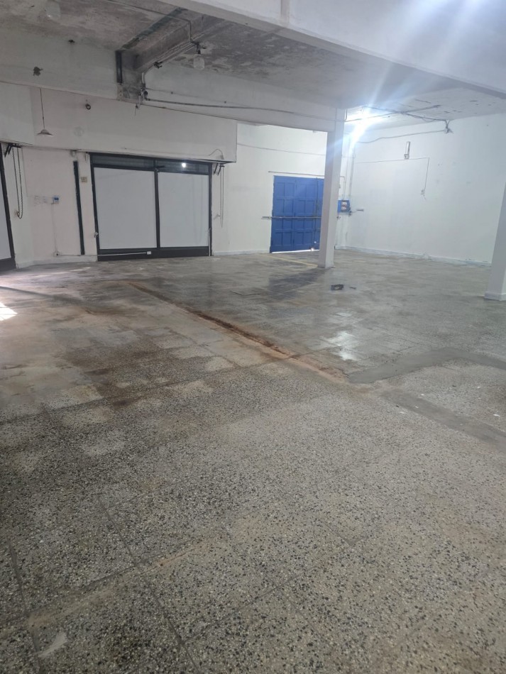 LOCAL EN ESQUINA EN 3 DE FEBRERO Y PERU