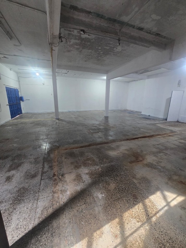 LOCAL EN ESQUINA EN 3 DE FEBRERO Y PERU