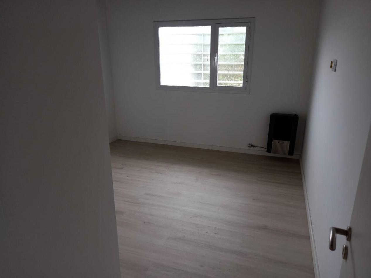 VENTA. DUPLEX DOS AMBIENTES A 1 CUADRA DEL MAR. BARRIO FELIX U. CAMET