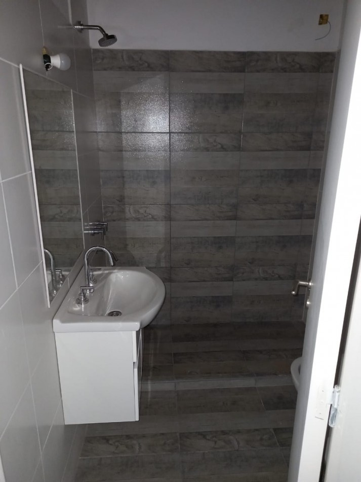 VENTA. DUPLEX DOS AMBIENTES A 1 CUADRA DEL MAR. BARRIO FELIX U. CAMET