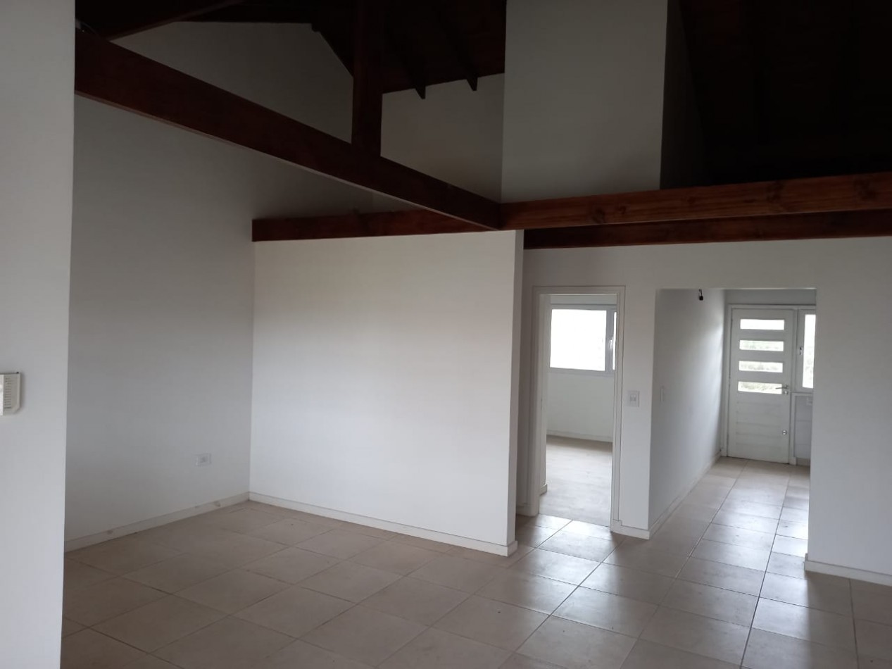 VENTA. DUPLEX DOS AMBIENTES A 1 CUADRA DEL MAR. BARRIO FELIX U. CAMET