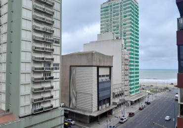 1 Ambiente con balcon a la calle. Centro a 100 mts de peatonal