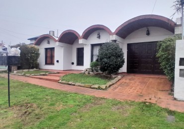 EN VENTA. CASA ESTILO MEDITERRANEP. ZONA FORTUNATO DE LA PLAZA Y DOLORES