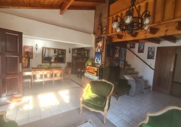 EN VENTA. CHALET 4 AMBIENTES. ZONA JUNCAL 1300