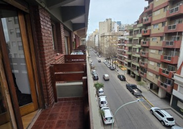 DEPARTAMENTO DE 3 AMBIENTES CON COCHERA