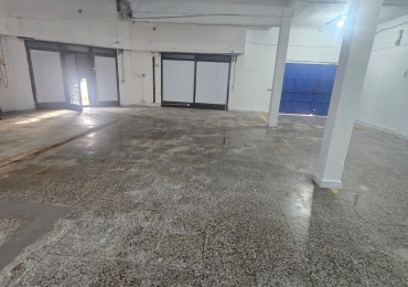 LOCAL EN ESQUINA EN 3 DE FEBRERO Y PERU