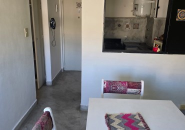 DEPARTAMENTO DE 2 AMBIENTES SOBRE ENTRE RIOS AL 1800